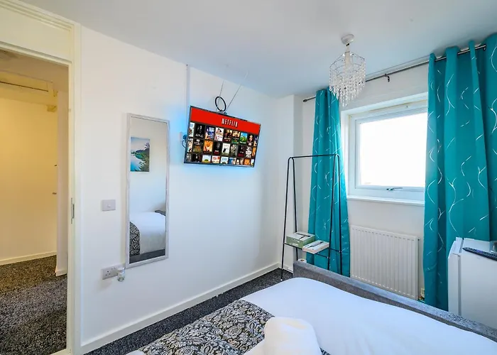 Проживание в семье -rags- For Your Relaxed, Cosy Stay, Free Parking Лидс