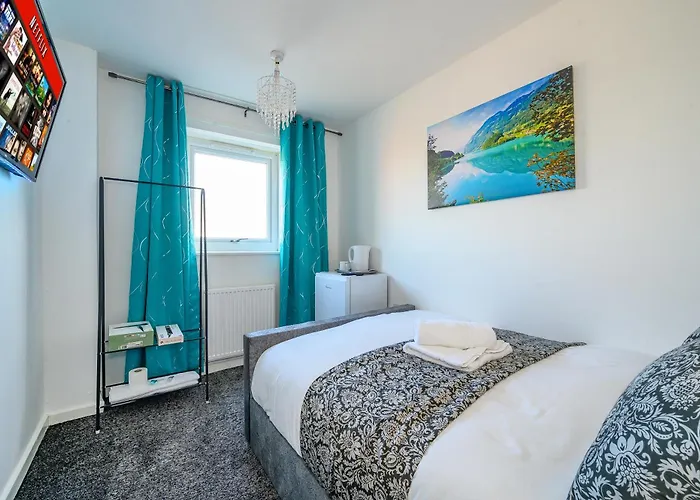 -rags- For Your Relaxed, Cosy Stay, Free Parking Лидс